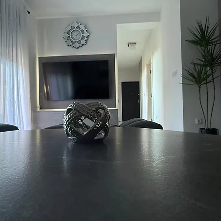 Lux Grey Apartman *