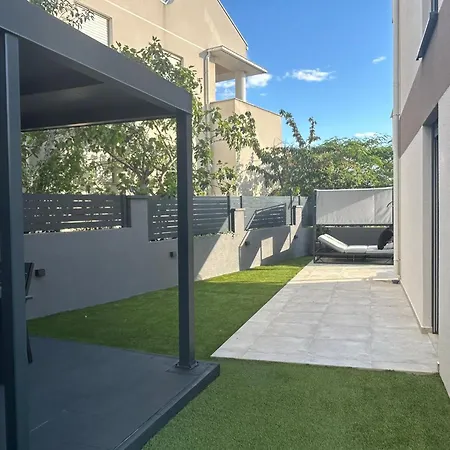 Lux Grey Apartman *